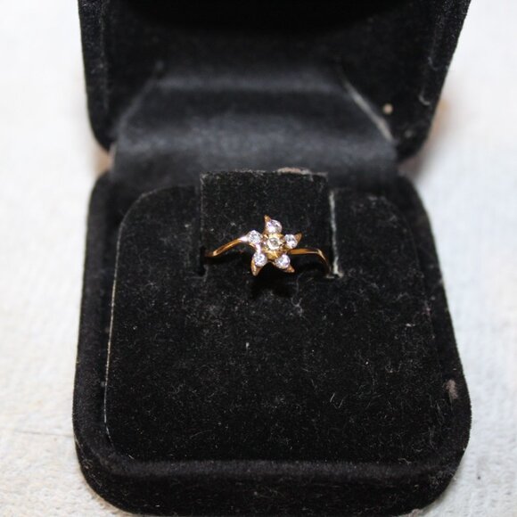 Ring  -033 - Picture 1 of 1